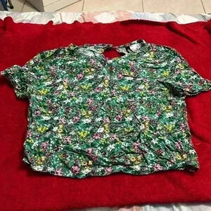 Green Floral Crew Neck Blouse